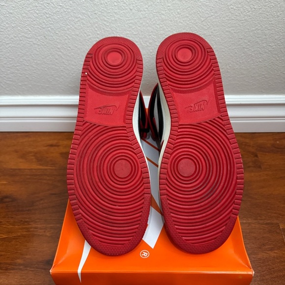 Jordan 1 Retro AJKO Chicago (2021) Size 11 - Picture 7 of 9